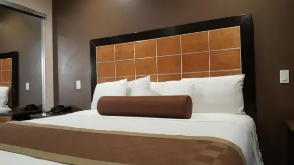 Gardena Terrace Inn 9