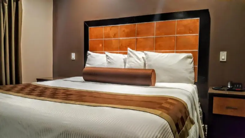 Honeymoon Suite with Jetted Tub